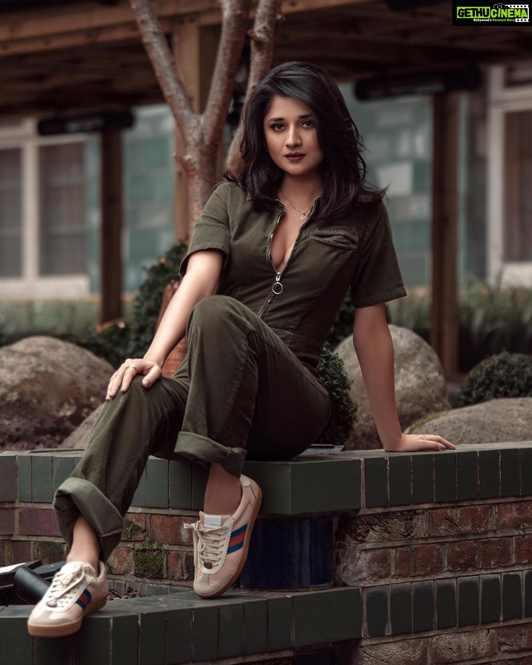 Kanika Mann Instagram - That’s the look to the tripod 🤓