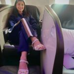 Kanika Mann Instagram - Heard the weather in London is tooo good 🤓 . . . Wearing @ikichic_official Flats @gucci