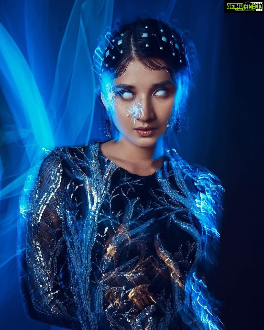 Kanika Mann Instagram - Wicked through and through 😉 . . . 💄 @makeupbynayan @makeovers.by.mohini Photographer: @yngtj Photo Assistant: @bunty_acharya Studio: @cine_digital_tools Retoucher @omroopchandani