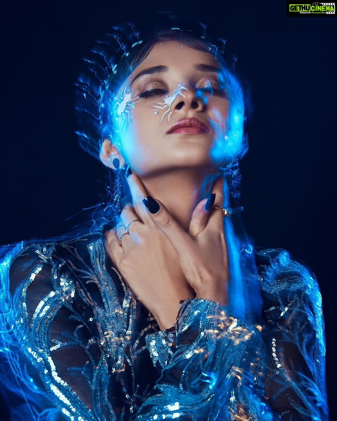 Kanika Mann Instagram - Wicked through and through 😉 . . . 💄 @makeupbynayan @makeovers.by.mohini Photographer: @yngtj Photo Assistant: @bunty_acharya Studio: @cine_digital_tools Retoucher @omroopchandani