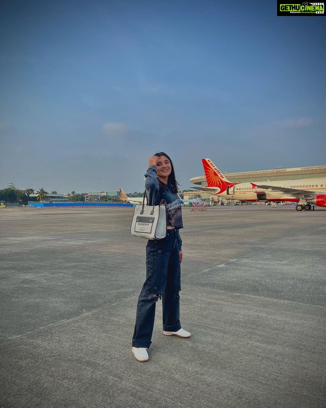 Kanika Mann Instagram - Dint want to be called biased for my last post .. So this is for Air India 👻