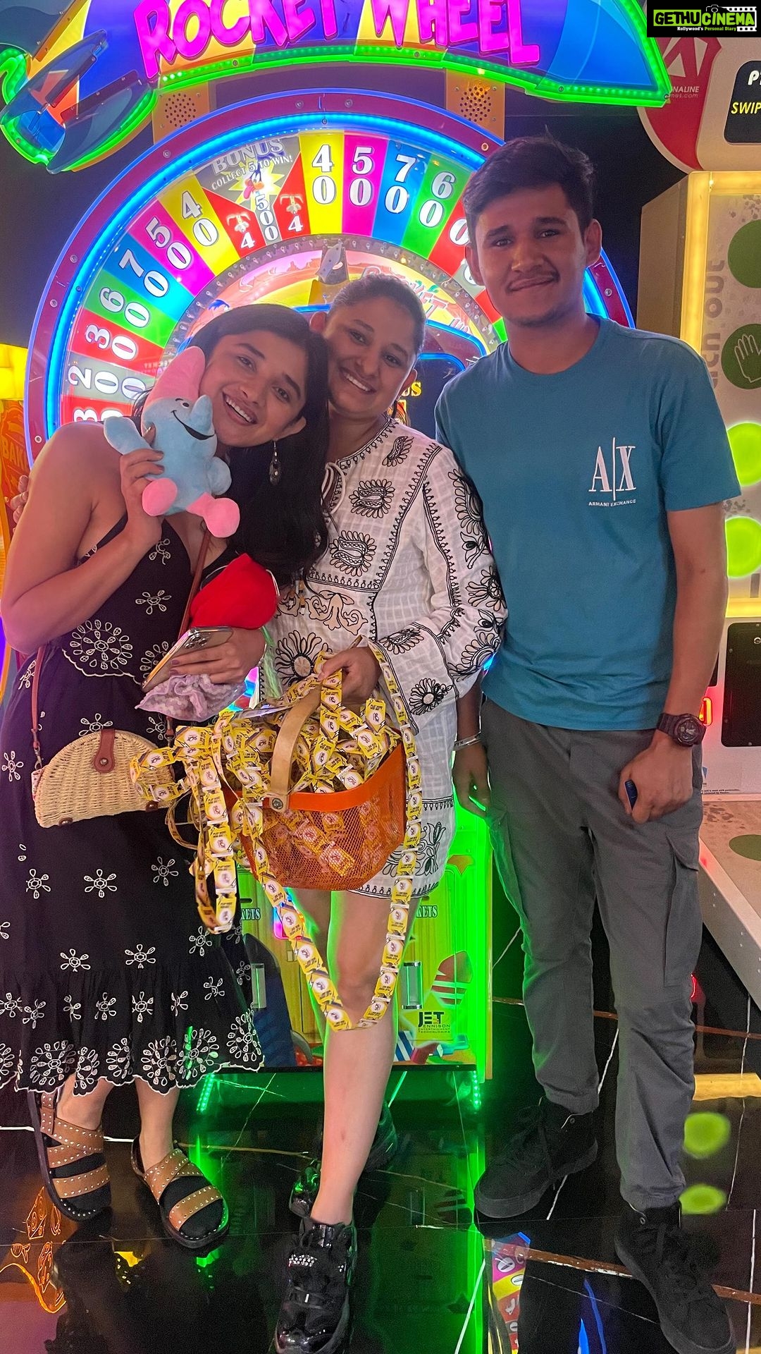 Kanika Mann Instagram - Since it was siblings day ๐จโ๐งโ๐ฆ We had to