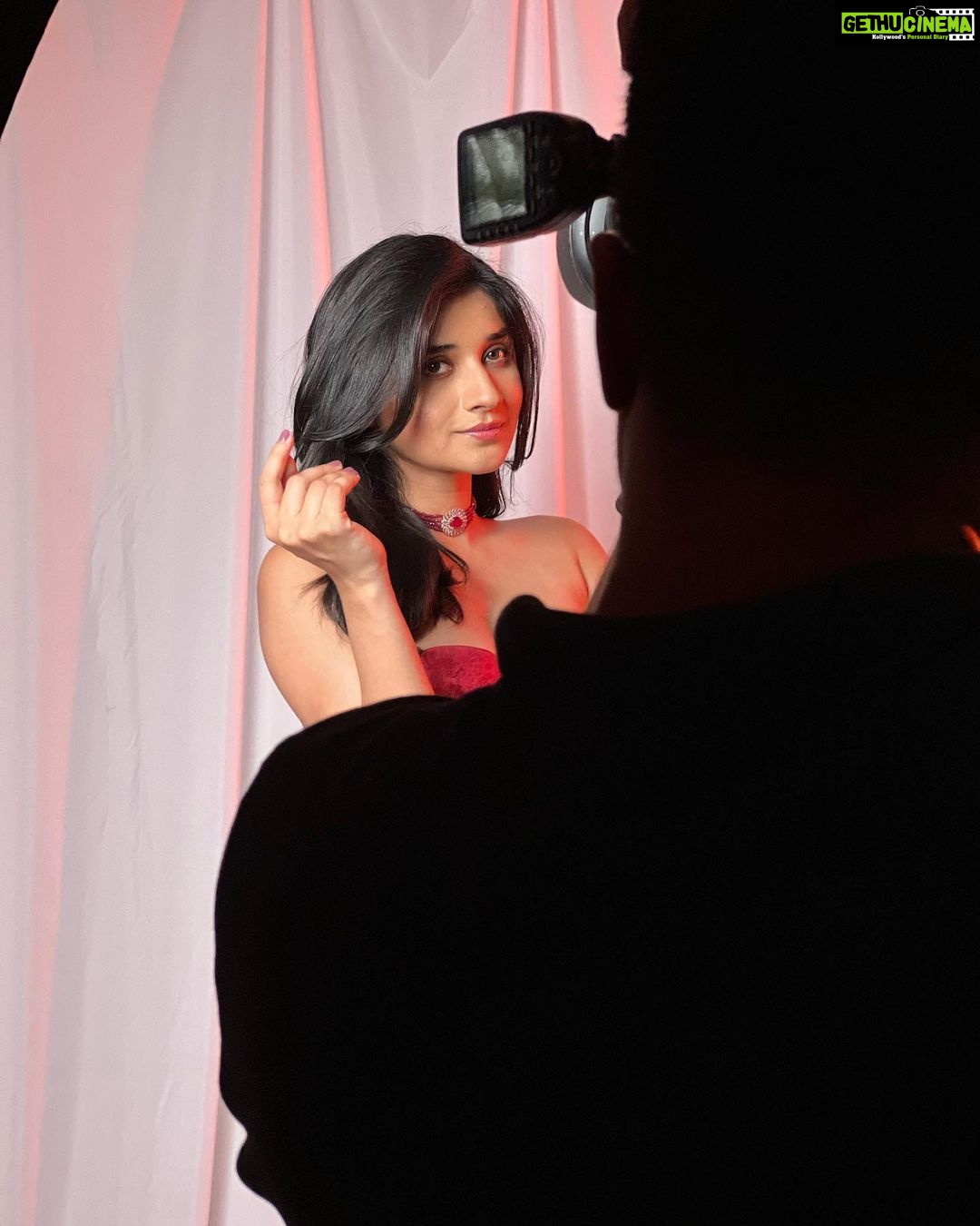 Kanika Mann Instagram - Some #bts for you 💄♥️