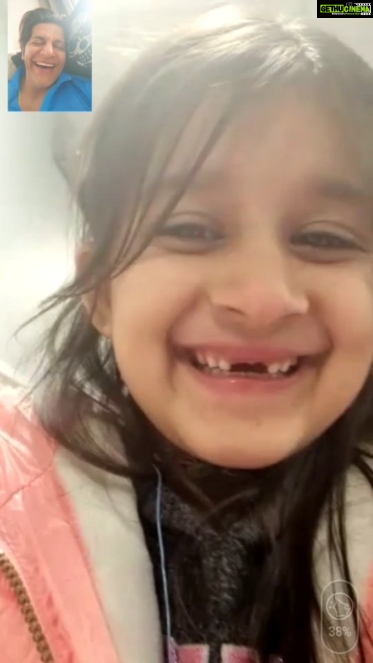 Karanvir Bohra Instagram - See daddy..... No teeth 🙈
