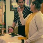 Karanvir Bohra Instagram - This is exactly the situation when you can say MAA KI AANKH @madhu.hariom Do you guys go thru the same thing? It's in front of your eyes but you just can't see it? #momandson #jodhpuri #fun #funnyreels 📸 @haroon_ali15