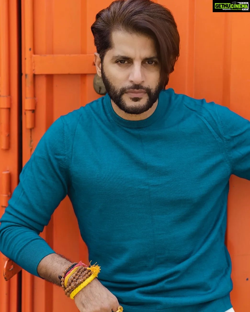 Karanvir Bohra Instagram - Basssss, was missing my beard... Should I grow it back?