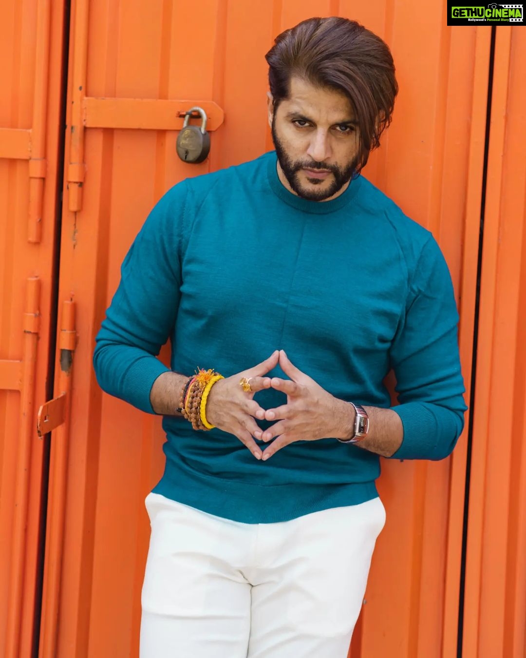 Karanvir Bohra Instagram - Basssss, was missing my beard... Should I grow it back?