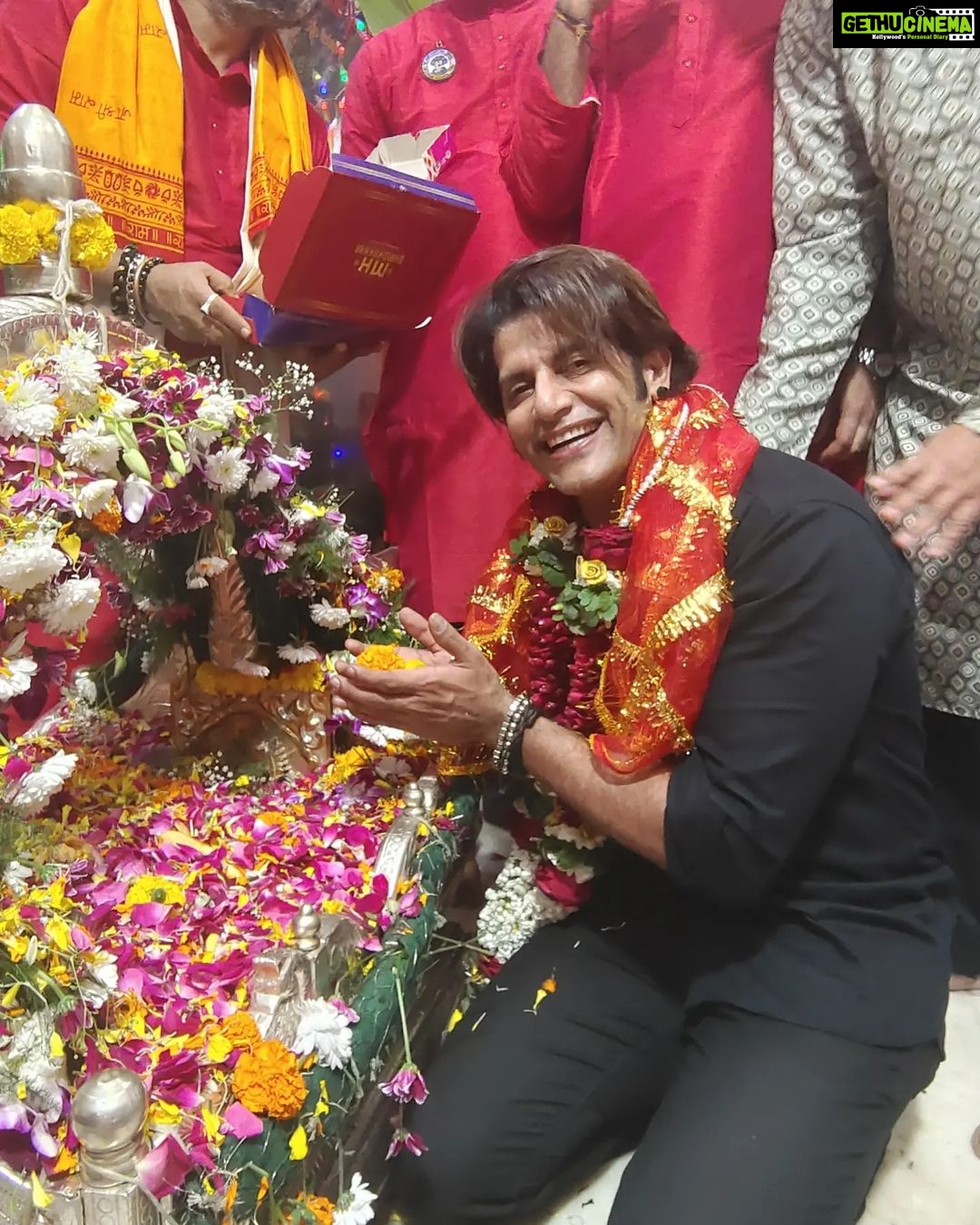 Karanvir Bohra Instagram - Sab darshan karlo, Aaj mata ka birthday hai...... jai maa #mumbadevi