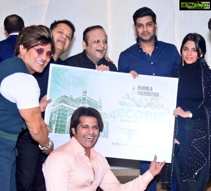 Karanvir Bohra Instagram - What a pleasure meeting @drshrikantshinde son of our Hon CM @mieknathshinde ji Had a wonderful time discussing his vision about sustainability and the environment. With @yashbirla @rakeshagrawalrk @sagar9 @saherbhamla Thank u @asifbhamlaa for being such a gracious host and @bhamlafoundation congratulations for the Mumbai campaign of Business with a conscience. #Ecobiz best wishes 2the team
