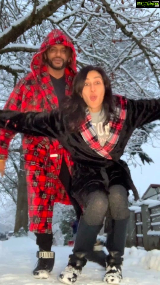 Karanvir Bohra Instagram - Let it snow, let it snow, let it snow ☃️❄️🌨️ @bombaysunshine