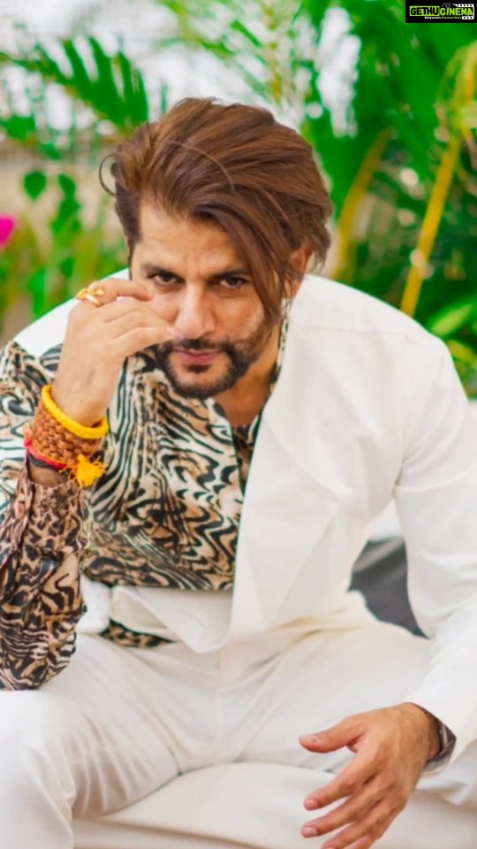 Karanvir Bohra Height, Age, Family, Wiki, News, Videos, Discussion & More