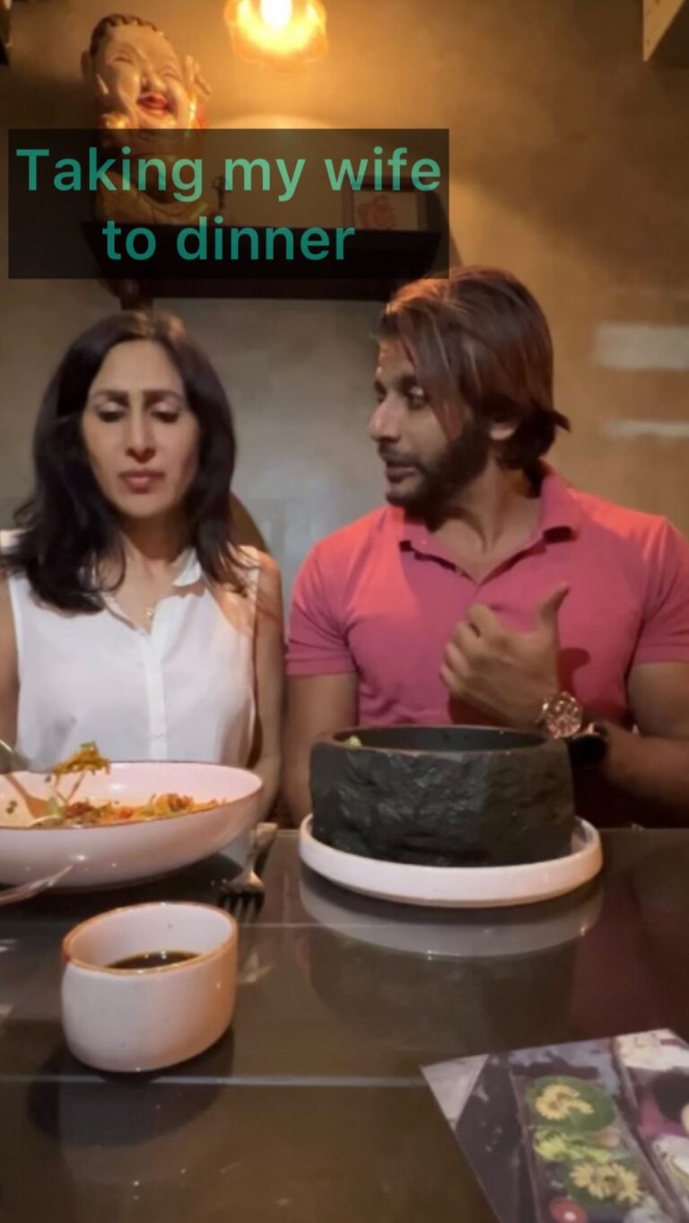 Karanvir Bohra Instagram - I love taking my wife for dinner…. But seriously, do all women eat so slowly? 🤪 @bombaysunshine PS: @baojiasianhome But seriously, your food is SO good! 😃 Thank you Chef Kapil for your recommendions, and for being such a good sport! 😄 @chhetrikapil72