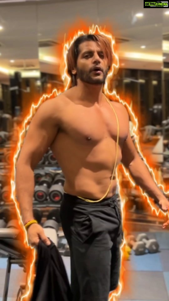 Karanvir Bohra Instagram - This is not a dream, coz.... Bolenath ke saath meri banti hai🔱 . . . . @praneeth_kumarrrr