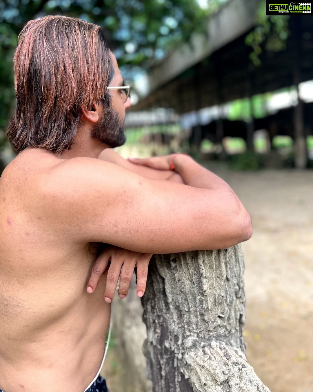 Karanvir Bohra Instagram - Happy #earthday I love you mother 🌏