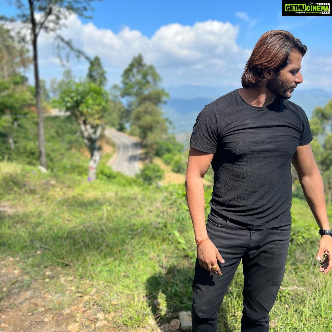 Karanvir Bohra Instagram - Yeh saath mujhe dede thakur(Ji)