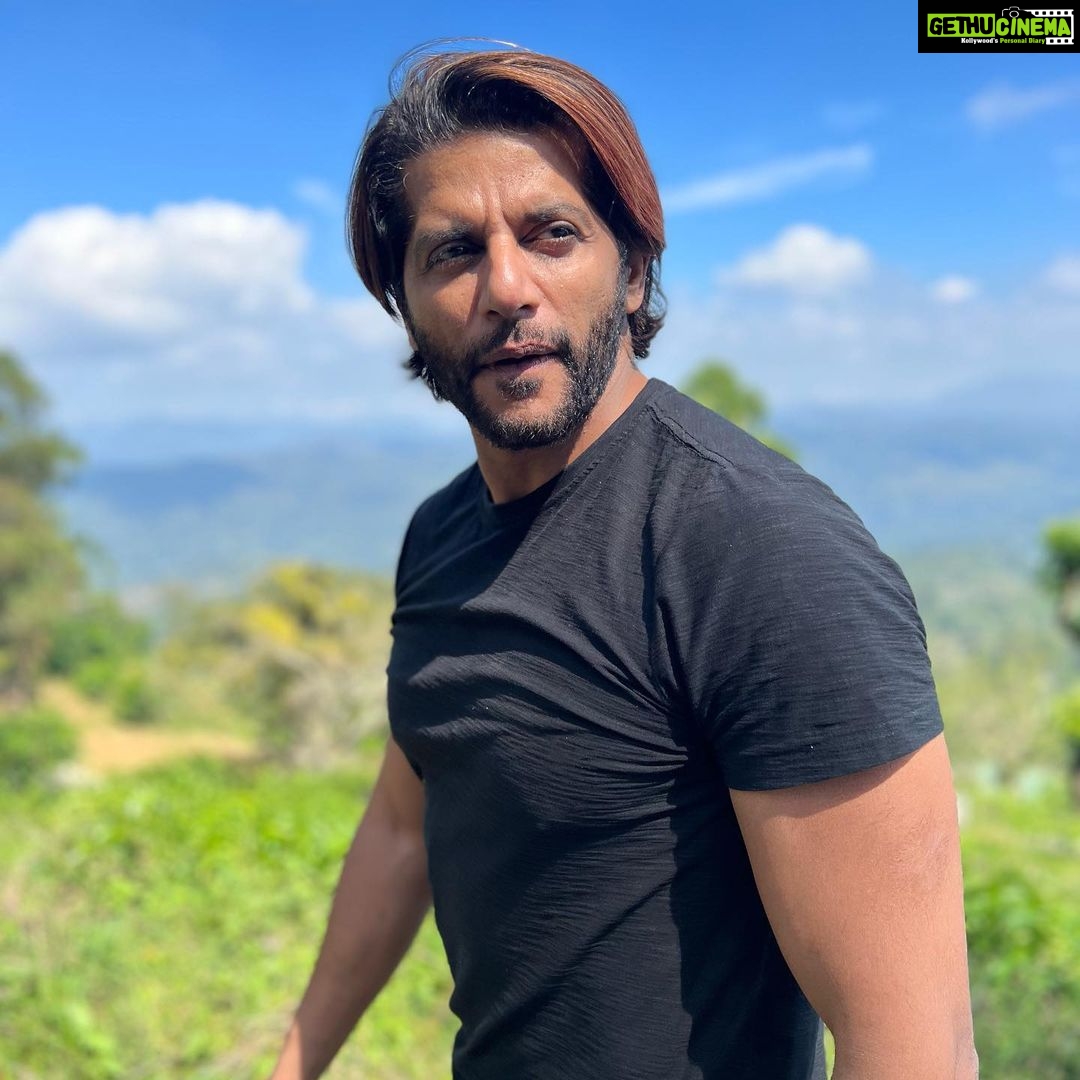 Karanvir Bohra Instagram - Yeh saath mujhe dede thakur(Ji)