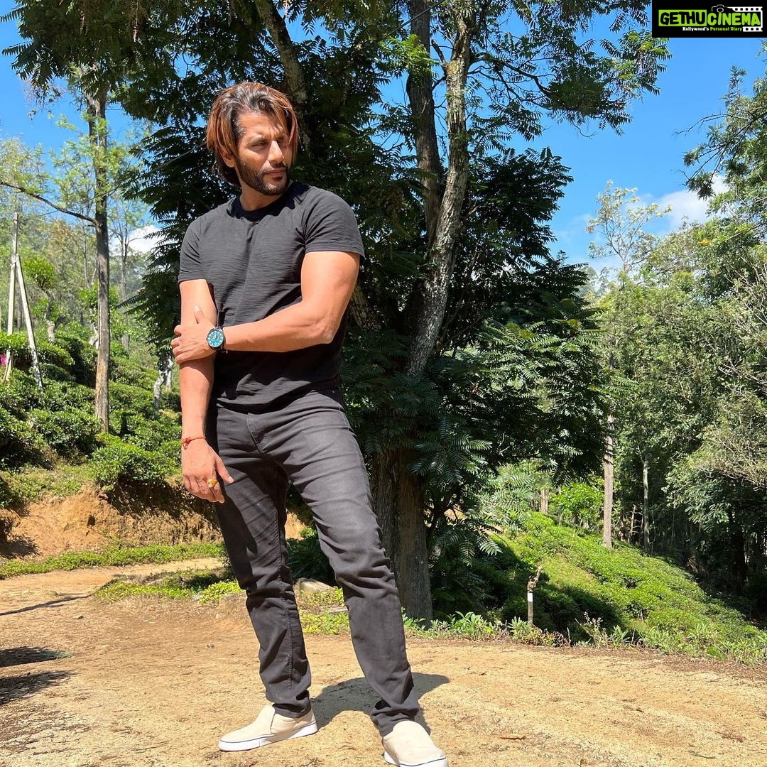 Karanvir Bohra Instagram - Yeh saath mujhe dede thakur(Ji)
