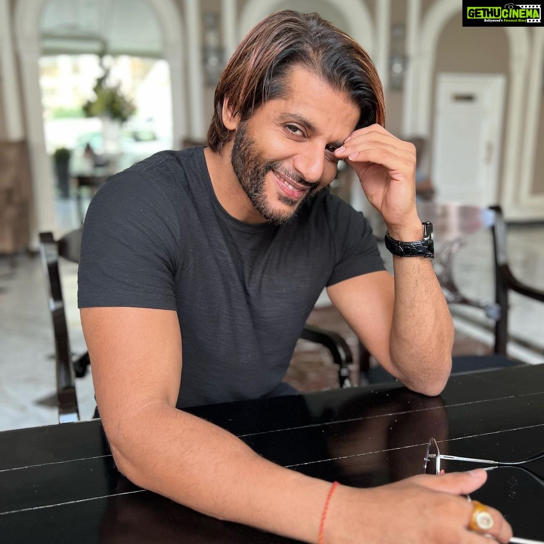 Karanvir Bohra Instagram - The #peace before the storm. Work mode is like vacation for me… #livingit #travel #colombo #work #ballyscasino