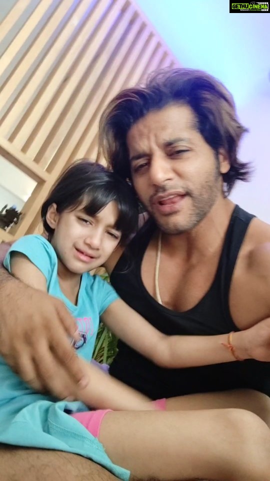 Karanvir Bohra Instagram - Sunday morning na ho tu udaas #vienna sorry no phones… every #dads dilemma