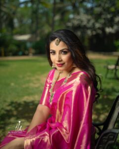 Kavya Shetty Instagram - 𝑮𝒊𝒗𝒆𝒂𝒘𝒂𝒚 𝑨𝒍𝒆𝒓𝒕 😍💖 This UGADI, celebrate with Muhurtha! We would love to see how you’re celebrating this festive season. Share your Ugadi moments with us using #UgadiWithMuhurtha and one lucky winner gets a chance to win a saree from Muhurtha! ❤️ Get creative and share your pictures and Videos with us on your Ugadi moments. How to enter? 1. Follow @muhurthaworld and @kavyashettyofficial 2.Tag 3 friends asking to participate in the contest and follow us (only working accounts) 3.Share your Ugadi moments with us using #UgadiWithMuhurtha -Accounts created just for giveaway purpose will not qualify. -Giveaway valid across the world -1 lucky winner will be chosen and the winner will be announced on 23rd March. Stay Tuned❤️ Shot @theimageryhouse Styling @styledbyzoya_ Jewellery @bcos_its_silver Make Up @makeoverby_kavyamalnad Hair @hairstylistchaithra Blouse @prati_bimba_ PR @dimple_raj @epyhreverse Bangalore, India