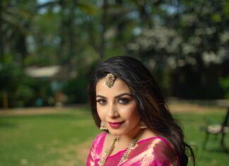Kavya Shetty Instagram - 𝑮𝒊𝒗𝒆𝒂𝒘𝒂𝒚 𝑨𝒍𝒆𝒓𝒕 😍💖 This UGADI, celebrate with Muhurtha! We would love to see how you’re celebrating this festive season. Share your Ugadi moments with us using #UgadiWithMuhurtha and one lucky winner gets a chance to win a saree from Muhurtha! ❤️ Get creative and share your pictures and Videos with us on your Ugadi moments. How to enter? 1. Follow @muhurthaworld and @kavyashettyofficial 2.Tag 3 friends asking to participate in the contest and follow us (only working accounts) 3.Share your Ugadi moments with us using #UgadiWithMuhurtha -Accounts created just for giveaway purpose will not qualify. -Giveaway valid across the world -1 lucky winner will be chosen and the winner will be announced on 23rd March. Stay Tuned❤️ Shot @theimageryhouse Styling @styledbyzoya_ Jewellery @bcos_its_silver Make Up @makeoverby_kavyamalnad Hair @hairstylistchaithra Blouse @prati_bimba_ PR @dimple_raj @epyhreverse Bangalore, India