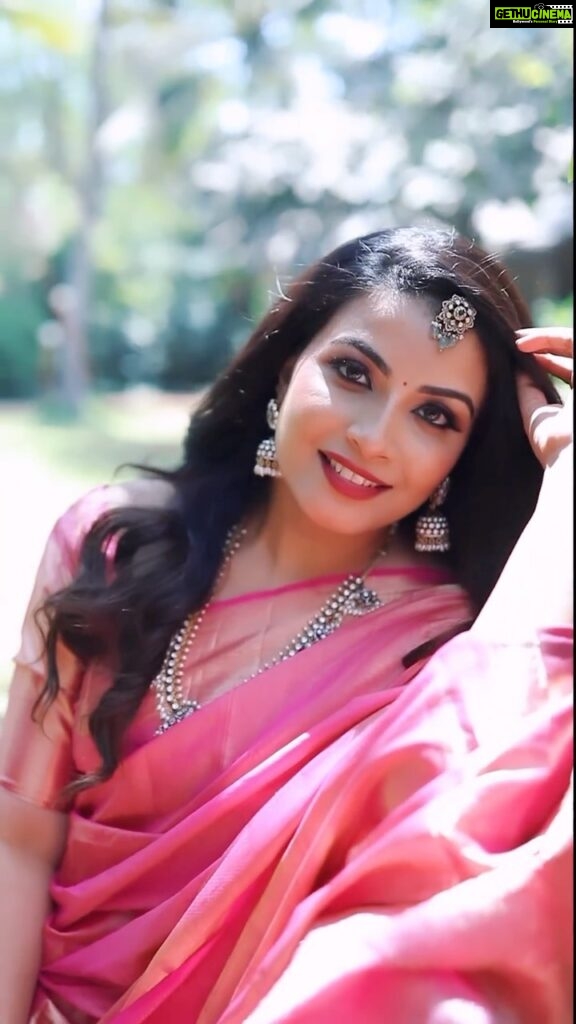Kavya Shetty Instagram - Love for Pastels never ends💖 This beautiful pink Kanchipuram tissue silk saree from @muhurthaworld is perfect pick for your wedding mornings and for a classy feel . #kanchipuramsilksaree #muhurthaworld VC @theimageryhouse Styling @styledbyzoya_ Jewellery @bcos_its_silver Make Up @makeoverby_kavyamalnad Hair @hairstylistchaithra Blouse @prati_bimba_ PR @dimple_raj @epyhreverse Bangalore, India