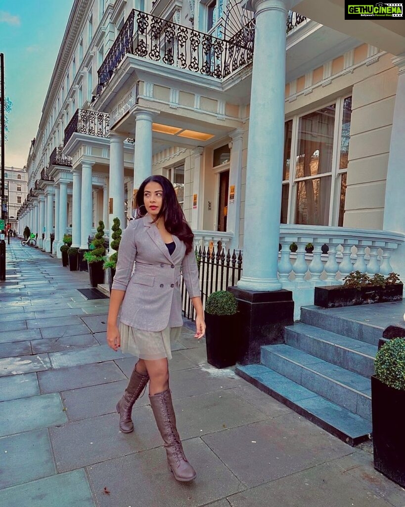 Kavya Shetty Instagram - I am sweet in real life i promise . Fit @laxmikrishnaofficial #london🇬🇧 #throwback Notting Hill, London