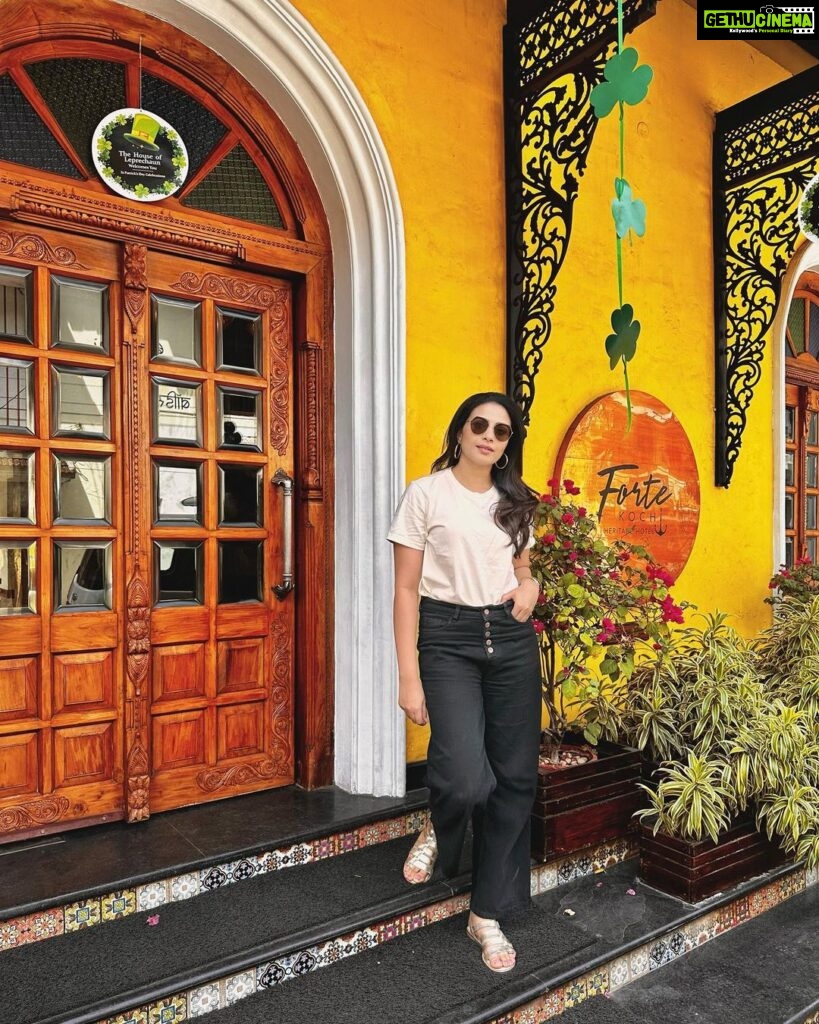 Kavya Shetty Instagram - A memorable sunshine-filled day ahead, basking in the glory of the colonial era at @fortekochi , time travelling to an old world charm that showcases the grandeur of every nook and corner telling a story of yesteryears! While most heritage hotels in India are born with the beauty and treasures of history, it symbolises a new blend of restoration, rebuilding, and revitalization of old bungalows like this one! #ForteKochi #PaulJohnHotels #PaulJohnResorts #Kochi #kerala Forte Kochi