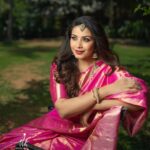 Kavya Shetty Instagram - 𝑮𝒊𝒗𝒆𝒂𝒘𝒂𝒚 𝑨𝒍𝒆𝒓𝒕 😍💖 This UGADI, celebrate with Muhurtha! We would love to see how you’re celebrating this festive season. Share your Ugadi moments with us using #UgadiWithMuhurtha and one lucky winner gets a chance to win a saree from Muhurtha! ❤️ Get creative and share your pictures and Videos with us on your Ugadi moments. How to enter? 1. Follow @muhurthaworld and @kavyashettyofficial 2.Tag 3 friends asking to participate in the contest and follow us (only working accounts) 3.Share your Ugadi moments with us using #UgadiWithMuhurtha -Accounts created just for giveaway purpose will not qualify. -Giveaway valid across the world -1 lucky winner will be chosen and the winner will be announced on 23rd March. Stay Tuned❤️ Shot @theimageryhouse Styling @styledbyzoya_ Jewellery @bcos_its_silver Make Up @makeoverby_kavyamalnad Hair @hairstylistchaithra Blouse @prati_bimba_ PR @dimple_raj @epyhreverse Bangalore, India