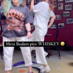 Kishwer Merchant Instagram - 🤣🤣🤣🤣🤣🤣🤣🤣🤣🤣🤣🤣 canttttttttttt You caption This 🥂