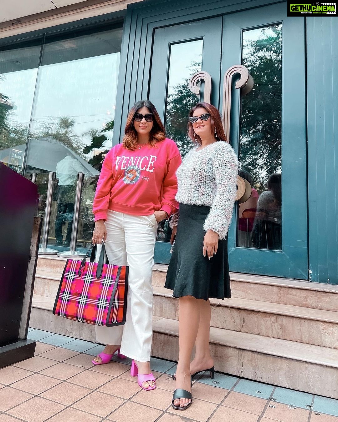 Kishwer Merchant Instagram - Saturday-ing !!!🥂