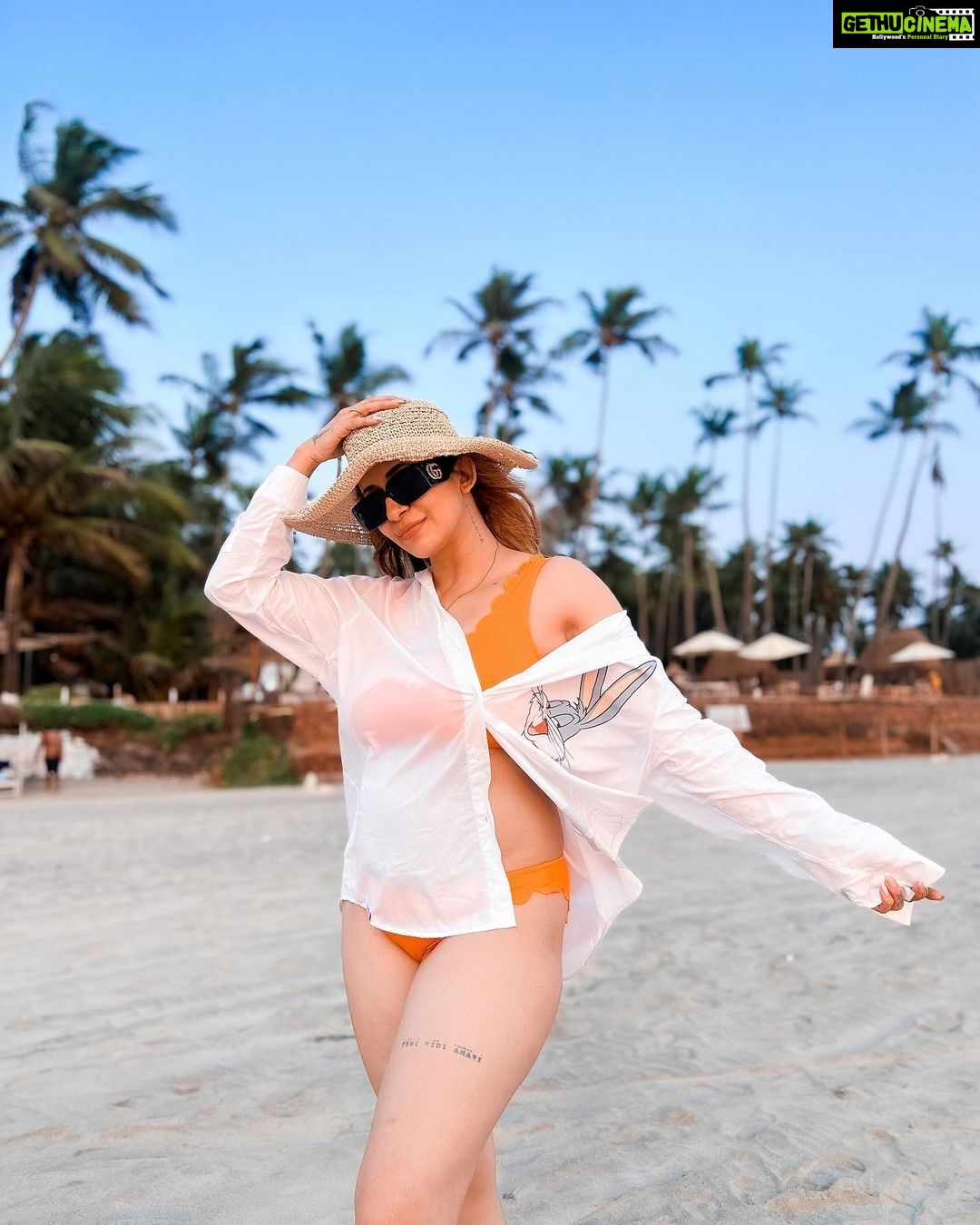 Kishwer Merchant Instagram - She wears the Sunlight like Lingerie 🤩 Bikini @angelcroshet_swimwear @dinky_nirh Goa