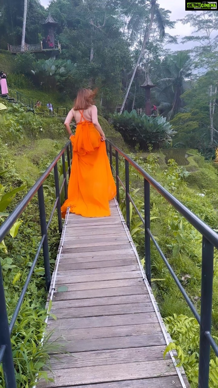Kishwer Merchant Instagram - This song made me do this !! 🤩❤️