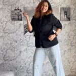 Kishwer Merchant Instagram - Grooving to this #KYYMusicChallenge is just wholesome! 😍 Show us your moves, guys! Use the #️⃣ and tag @voot to get featured! Kaisi Yeh Yaariaan Season 4, new episodes every Friday, streaming free, only on Voot. @nititaylor @the_parthsamthaan @bbcstudios @gosamm @aayushhshokeen @krissannb @kishwersmerchantt @sarthaknakul @rahulsingh_official17 @jaanyakhandpur @iamsreejone @binita_budathoki @sachdevaakhilnasha @sagarparekh0111 @itzuttamshah @iammauulli @ayushtandon.31 #KaisiYehYaariaan #KYYSeason4 #KYYS4 #NitiTaylor #ParthSamthaan #MaNan #HameshForeverYaNever #Voot