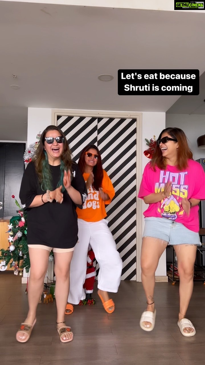 Kishwer Merchant Instagram - This is direct Dil se , coz every time shruti visits , we EAT !!!!!!!!!!