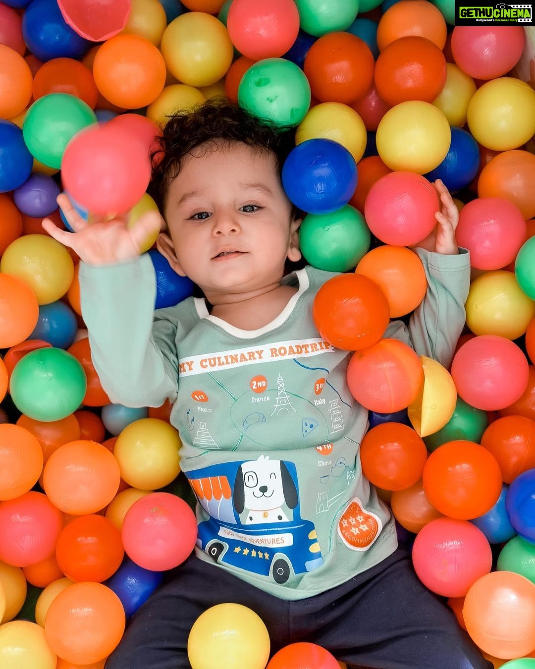 Kishwer Merchant Instagram - And she loved a little boy very very much , even more than she loved herself β€οΈ π§Ώπ Wearing @tidysleepofficial π