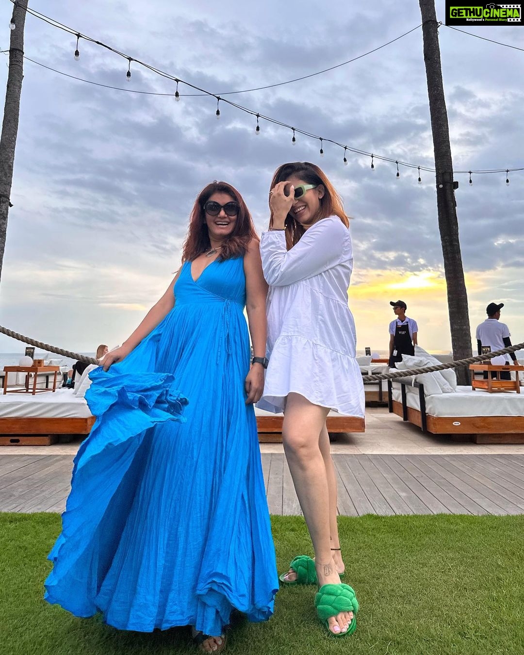 Kishwer Merchant Instagram - Birthday Girl Wearing Blue coz she's like the Ocean , keeping people together, relations together. Here for You , have a super one 🤩