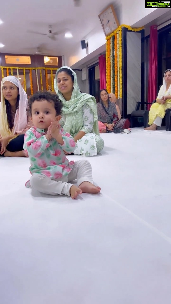 Kishwer Merchant Instagram - Celebrated Gurpurab with Dadi and Mamma ❤️ Mamma was recording all that I was doing chupke se ..while dadi made me do jai 😇🧿