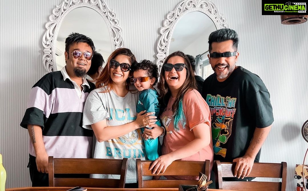 Kishwer Merchant Instagram - New Vlog is up on my YouTube channel after ages featuring roomies @suyyashrai @nirvair.rai @gur4neet @chotuslash @viploverajdeo .. LINK in BIO ❤️