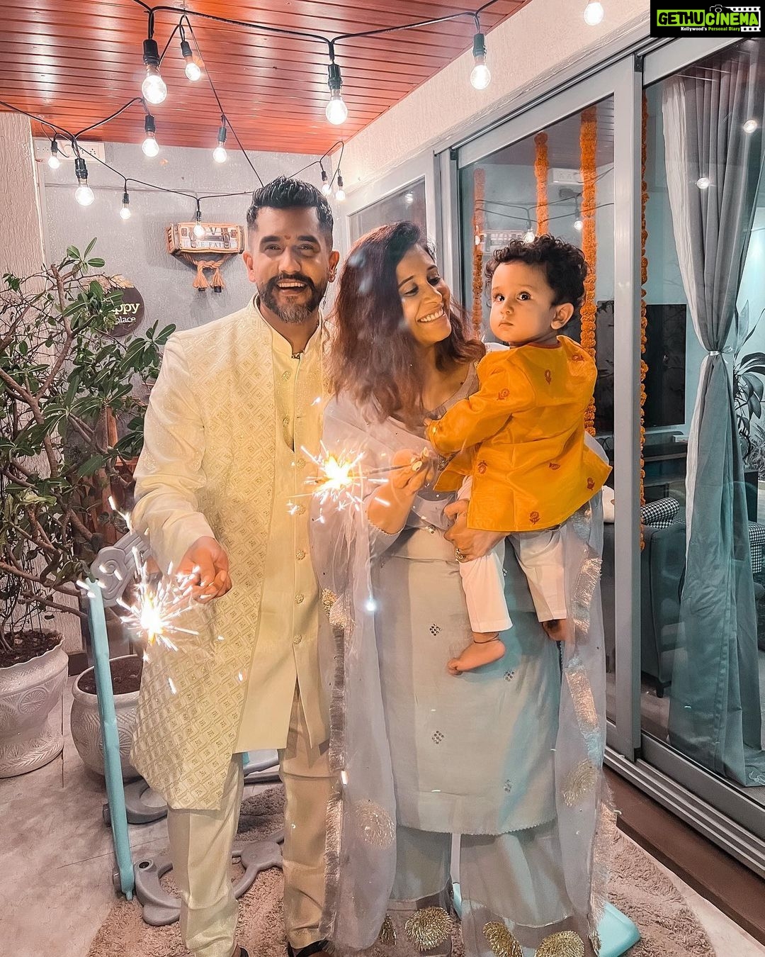 Kishwer Merchant Instagram - Happy Diwali ❤️