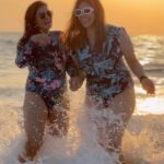 Kishwer Merchant Instagram - POV : WHEN PEOPLE SAY SISTERS IN LAW CANNOT BE FREINDS Les Nanads (sister-in-laws) : 🤣🤣🤣🤣🤣🤣 . #sisterinlaws #friends #goatrip #goa #funtimes #fun #beach #oceanlover Goa, India