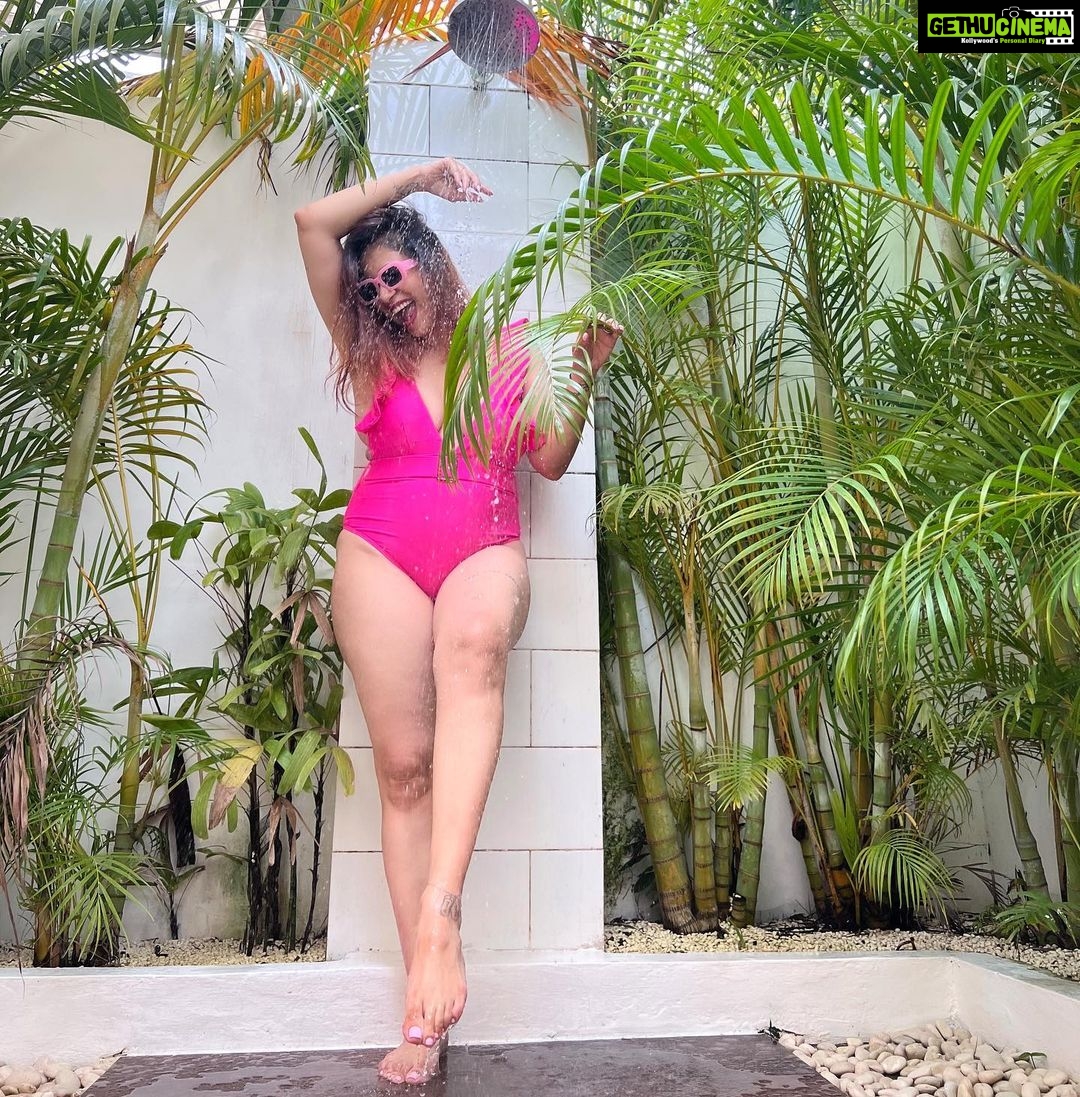 Kishwer Merchant Instagram - Workout, Eating Healthy and this perfect swim wear made me look like this in Bali🤩 Not there yet , but motivating 💪 Swimwear @hottcurves.beachwear Nutritionist @nutriadvice.official Coach @iam_abhijithpoojary