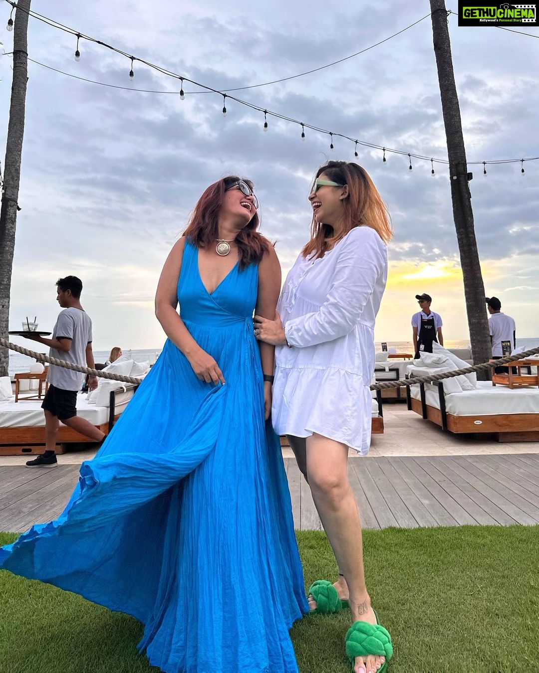 Kishwer Merchant Instagram - Birthday Girl Wearing Blue coz she's like the Ocean , keeping people together, relations together. Here for You , have a super one 🤩