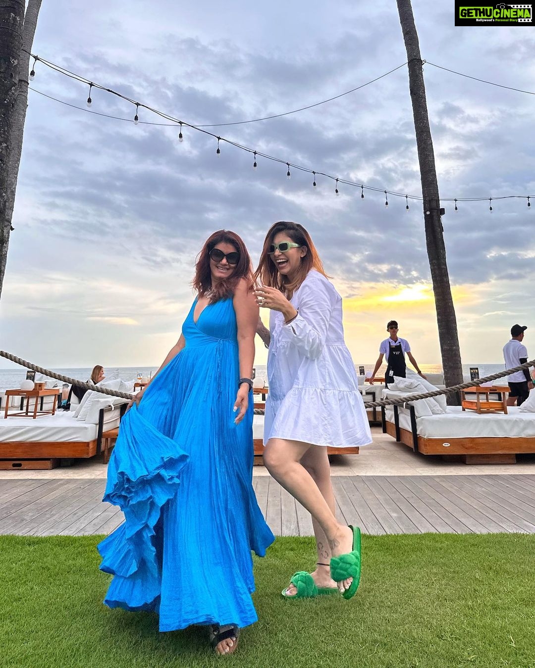 Kishwer Merchant Instagram - Birthday Girl Wearing Blue coz she's like the Ocean , keeping people together, relations together. Here for You , have a super one 🤩
