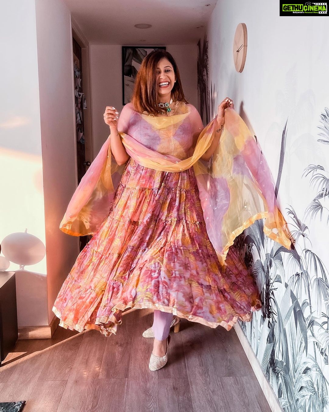 Kishwer Merchant Instagram - Be a little more you , and a little less them 🎯