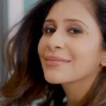 Kishwer Merchant Instagram – @streaxindia  Touch Up lets me hide few, visible greys in a jiffy. It’s easy to apply and going to a salon just for root touch up is now a thing of the past. Go, try it now!

#TouchUp #StreaxTouchUp #10min #HairColour #Beard #Moustache #NoAmmonia #RootTouchUp