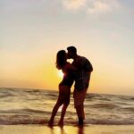 Kishwer Merchant Instagram - Jo bhi hai… sab meraa… ❤️ “ TERE HAWALE KAR DIYA “ ❤️🧿 #terehawale #instacover #SuyyashRai #Sukish This song has stayed in me for a lot of reasons ❤️ So here is my version of it ! Music by : @shubham.singh.jadon ❤️