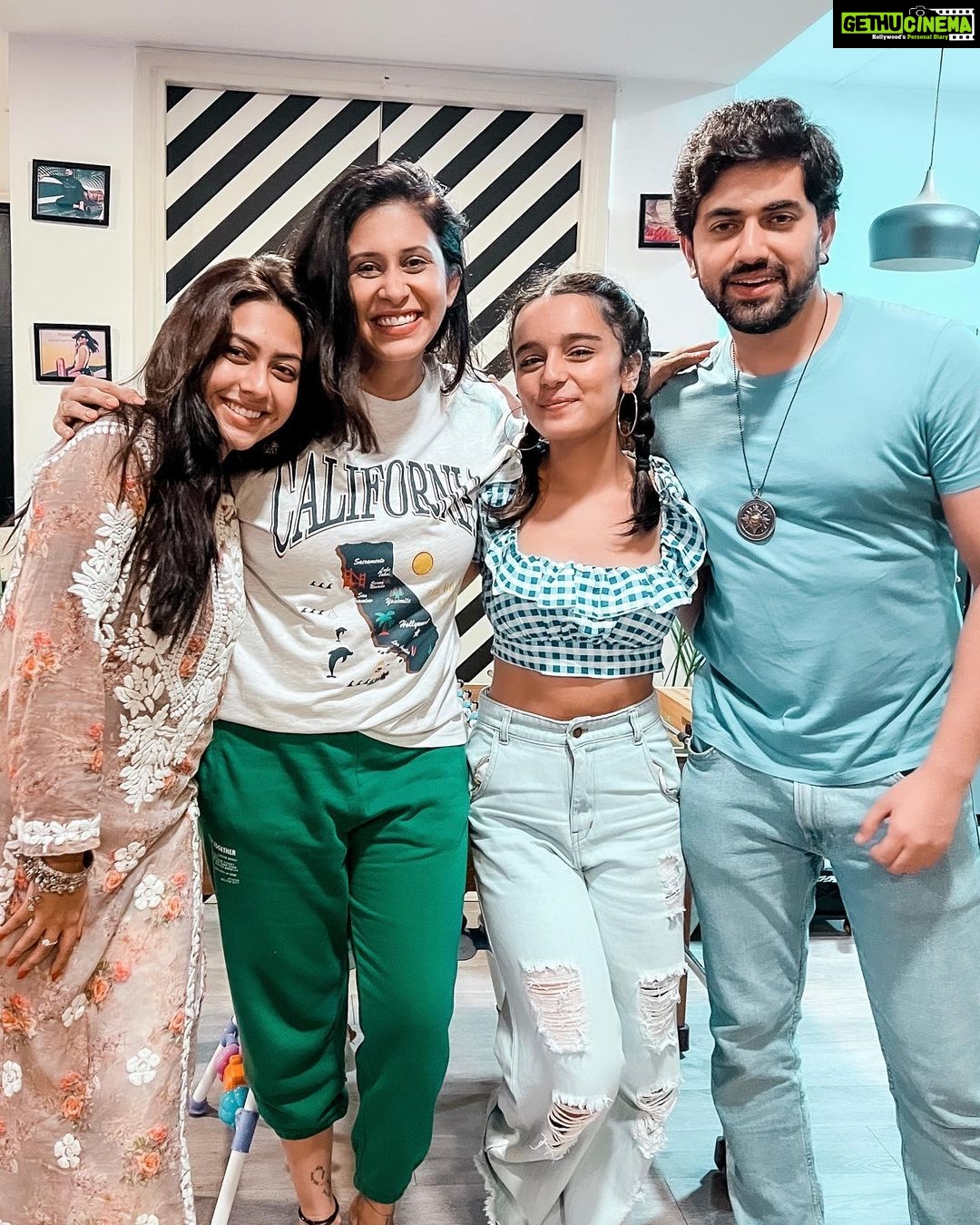 Kishwer Merchant Instagram - Not our best pic .. but a fun evening fo sho 😁❤️ #alltimebesties @zainimam_official @reem_sameer8 @aristamehta @nirvair.rai #fanaaishqmeinmarjawan #fanaa
