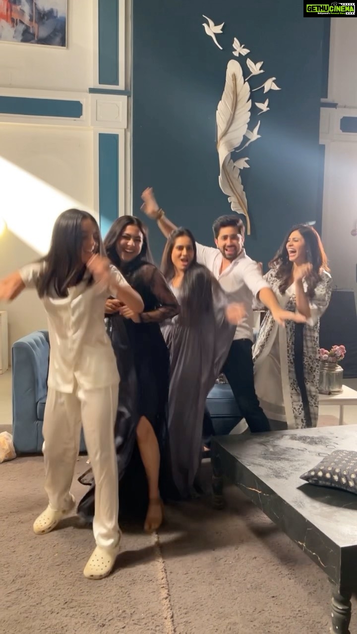 Kishwer Merchant Instagram - Non-Stop Madness 🤣