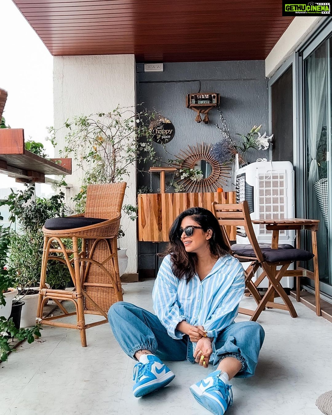 Kishwer Merchant Instagram - Should I or Should I Not wear them out in the rains !! Kya bolte ho ?